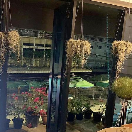 Susu Khaosan Hostel Бангкок Экстерьер фото